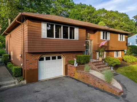 21 Joyce Rd, Peabody, MA 01960