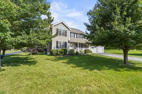 3 Spindletop Dr, Leominster, MA 01453