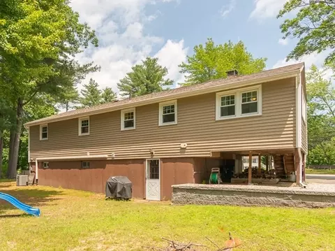 12 Pine St, Pepperell, MA 01463 photo 2