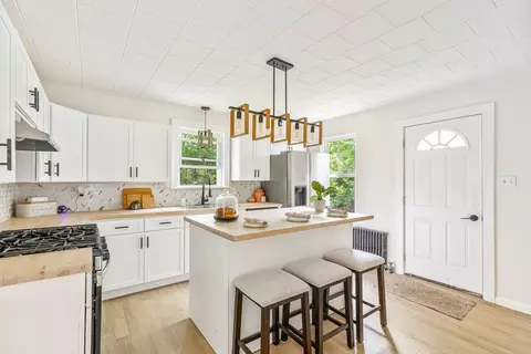 18 Corbin St, Franklin, MA 02038 photo 2