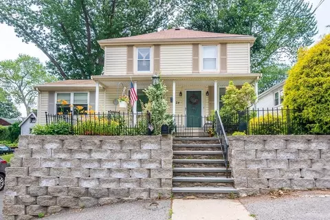 28 E Riverside Dr, Dedham, MA 02026