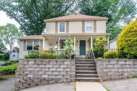 28 E Riverside Dr, Dedham, MA 02026 photo 2