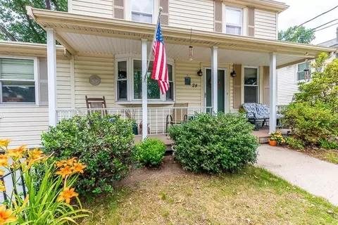 28 E Riverside Dr, Dedham, MA 02026 photo 3