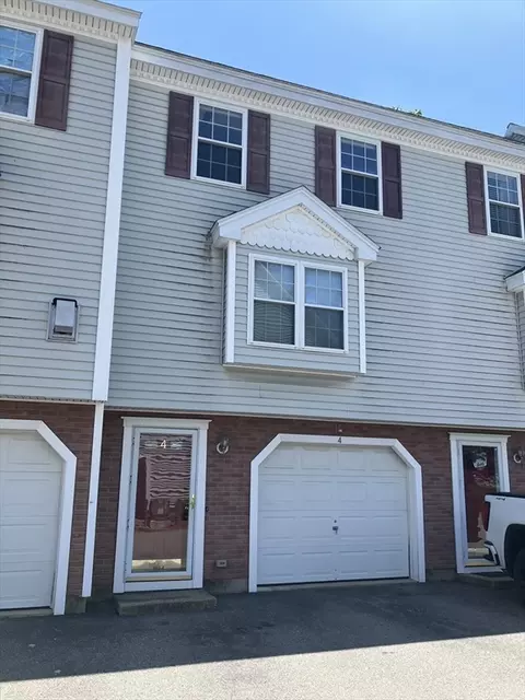 999 Middlesex St #4, Lowell, MA 01851