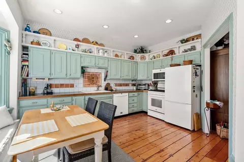 31 Mead St, Boston, MA 02129