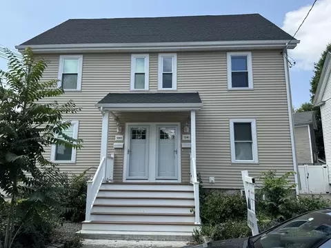 1241 Walnut St #1241, Newton, MA 02461