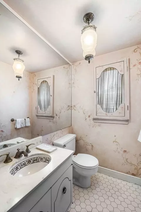 24 Gerald Rd, Marblehead, MA 01945 photo 17