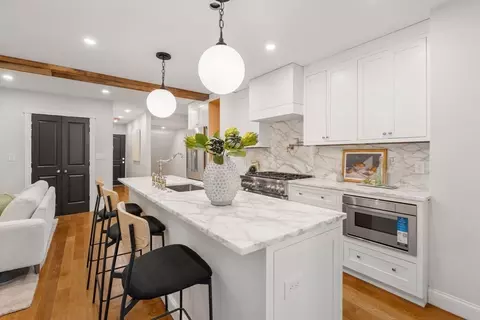 27 Mystic St #1, Boston, MA 02129