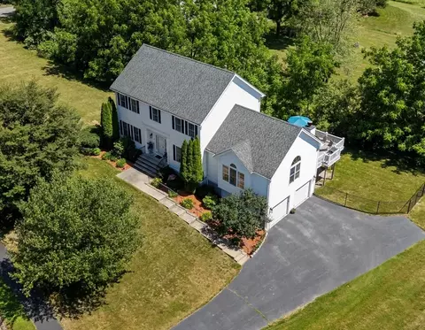 8 Mill River Ln, Rowley, MA 01969