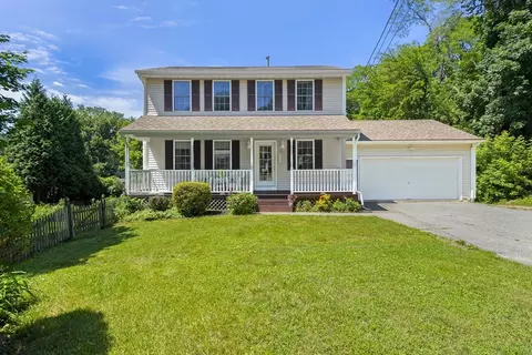 634 Prospect St, Woonsocket, RI 02895
