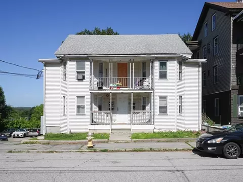 31 Prospect St, Webster, MA 01570