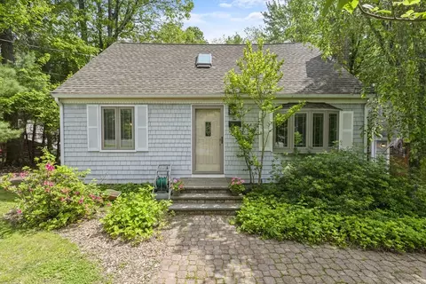 2 Rich Rd, Holliston, MA 01746