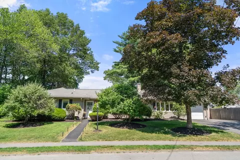 10 Brookdale Rd, Natick, MA 01760