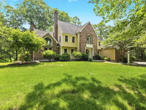 200 Newtown Rd, Acton, MA 01720
