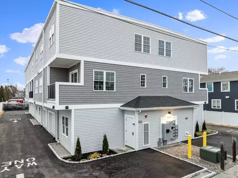 889-895 Grinnell St #6, Fall River, MA 02721