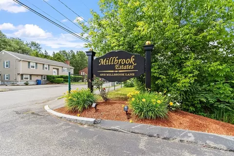 1 Millbrook Ln #205, Wakefield, MA 01880