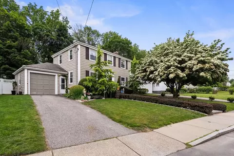 26 Vermont St, West Roxbury, MA 02132