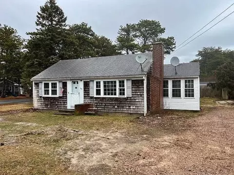6 Elliot Dr, Dennis, MA 02670
