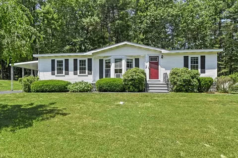 128 Sunrise Ln, Gardner, MA 01440