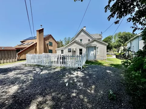 Exterior - 94 Massasoit Rd, Worcester, MA 01604 photo 6 of 11