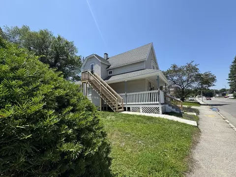 Exterior - 94 Massasoit Rd, Worcester, MA 01604 photo 3 of 11