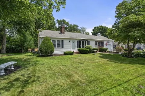 23 Iadarola Ave, Milford, MA 01757