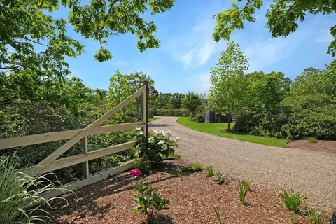 27 Watcha Path, Edgartown, MA 02539 photo 40