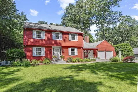 82 Knollwood Dr, Longmeadow, MA 01106