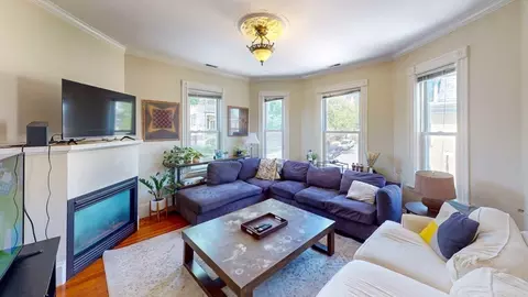 399 E 7th St #3, Boston, MA 02127