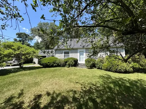 53 Washington St, Topsfield, MA 01983