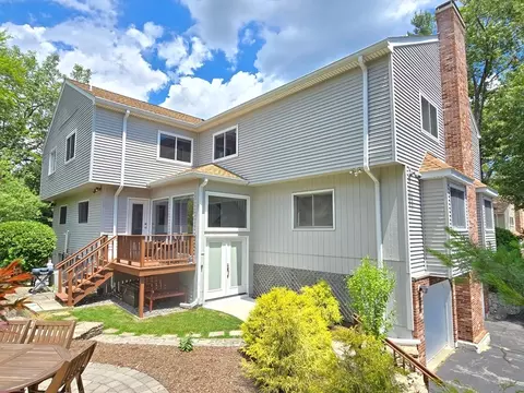 166 Arrowhead Cir #166, Ashland, MA 01721