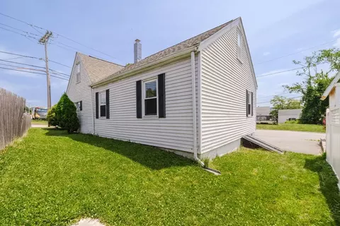103 Alden Pl, Somerset, MA 02725 photo 5