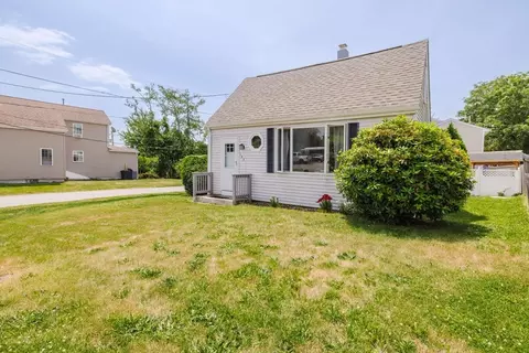 103 Alden Pl, Somerset, MA 02725 photo 3