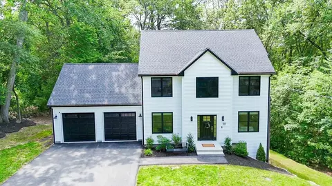 50 Milk St, Blackstone, MA 01504