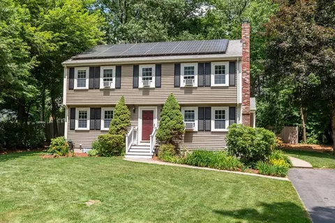 20 Pheasant Ln, Attleboro, MA 02703