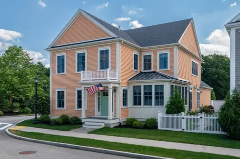 2 Eighteenth Dr #2, Franklin, MA 02038