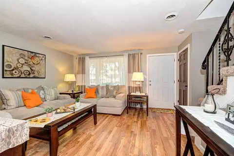 Living - 45 Pilgrim Cir #45, Methuen, MA 01844 photo 3 of 3