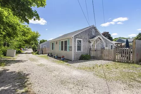 9 Theatre Colony Way # -B, Plymouth, MA 02360