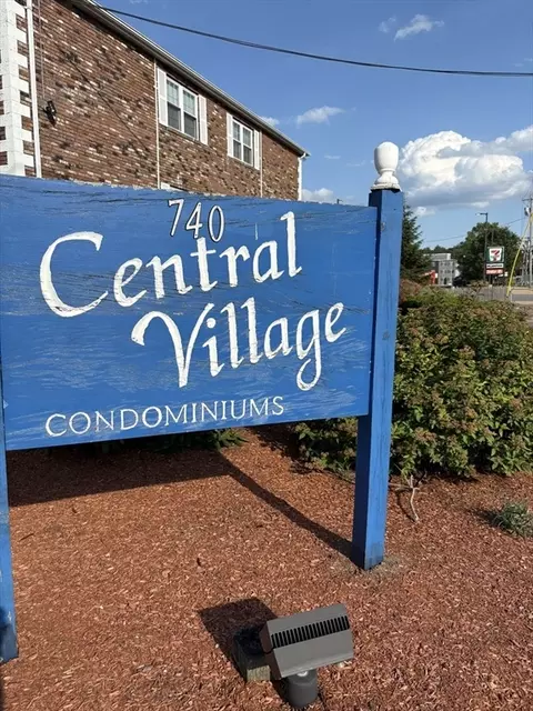 740 Central St #J11, Leominster, MA 01453