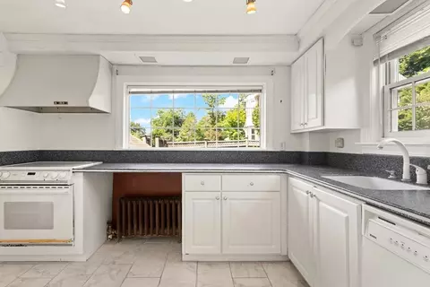 4 Grand St, Reading, MA 01867 photo 13