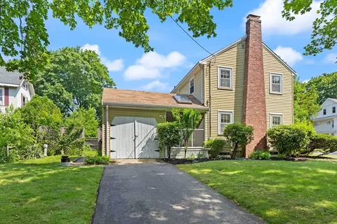 4 Grand St, Reading, MA 01867 photo 4