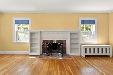 4 Grand St, Reading, MA 01867 photo 8