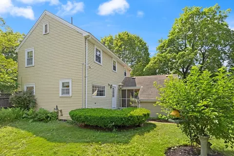 4 Grand St, Reading, MA 01867 photo 24
