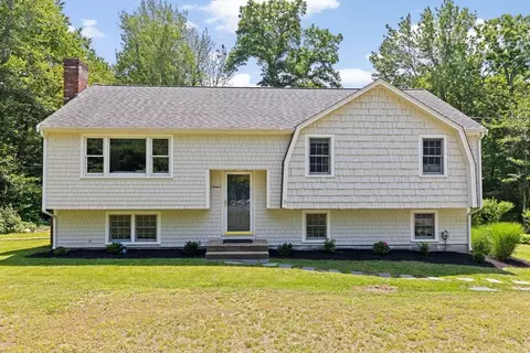 16 Old Oaken Bucket Rd, Norwell, MA 02061
