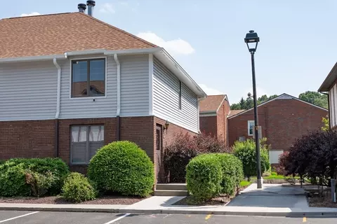 1051 Elm St #8, West Springfield, MA 01089