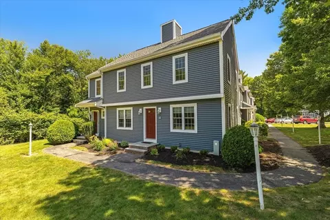 42 Hobart Ln #42, Rockland, MA 02370