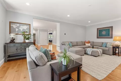 20 Eaton St, Reading, MA 01867 photo 14