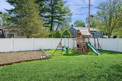 Exterior - 26 Harvest Rd, Reading, MA 01867 photo 4 of 6