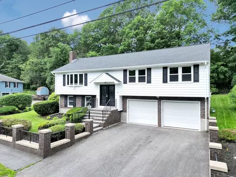61 Cynthia Rd, Dedham, MA 02026