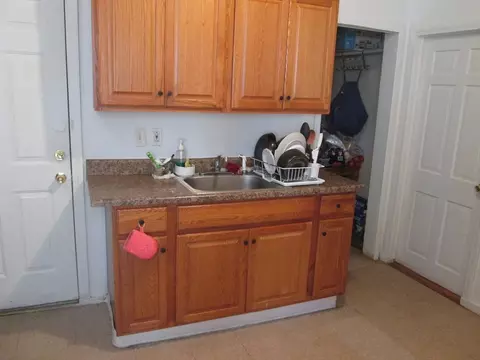 Kitchen - 430 Plainfield St, Springfield, MA 01107 photo 3 of 4